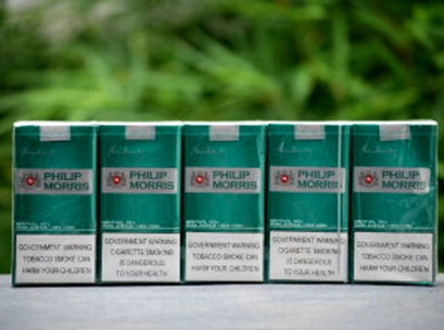 Филип морис зеленый. Philip Morris зеленый. Сигареты Philip Morris зеленый. Филлип Моррис зеленый с кнопкой. Филлип Моррис зеленый ментол.