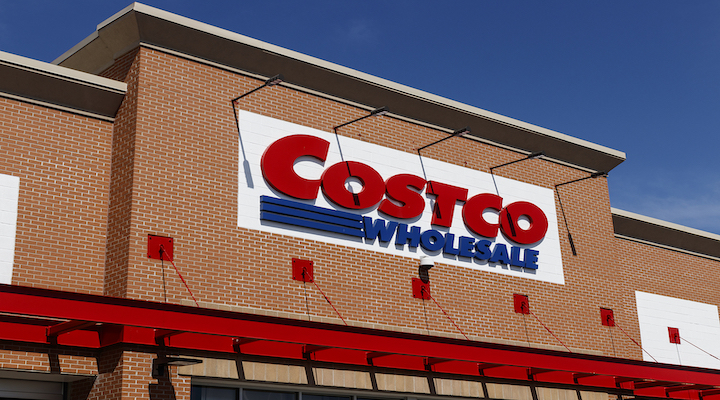 Image of Costco storefront.