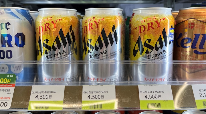 Asahi's new super dry draft canned beers at a convenience store