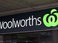 Woolworths supermarket sign in Byron Bay